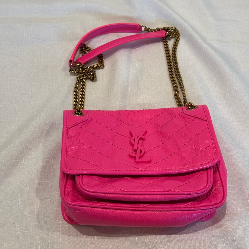 YSL Sac MNG Niki B, Hot Pink, Great Condition, With Dustbag and Card